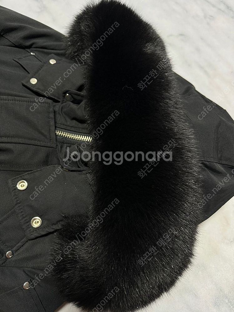 무스너클 남성 스틸링 블랙/블랙 퍼 패딩 자켓 M 매장...--4
