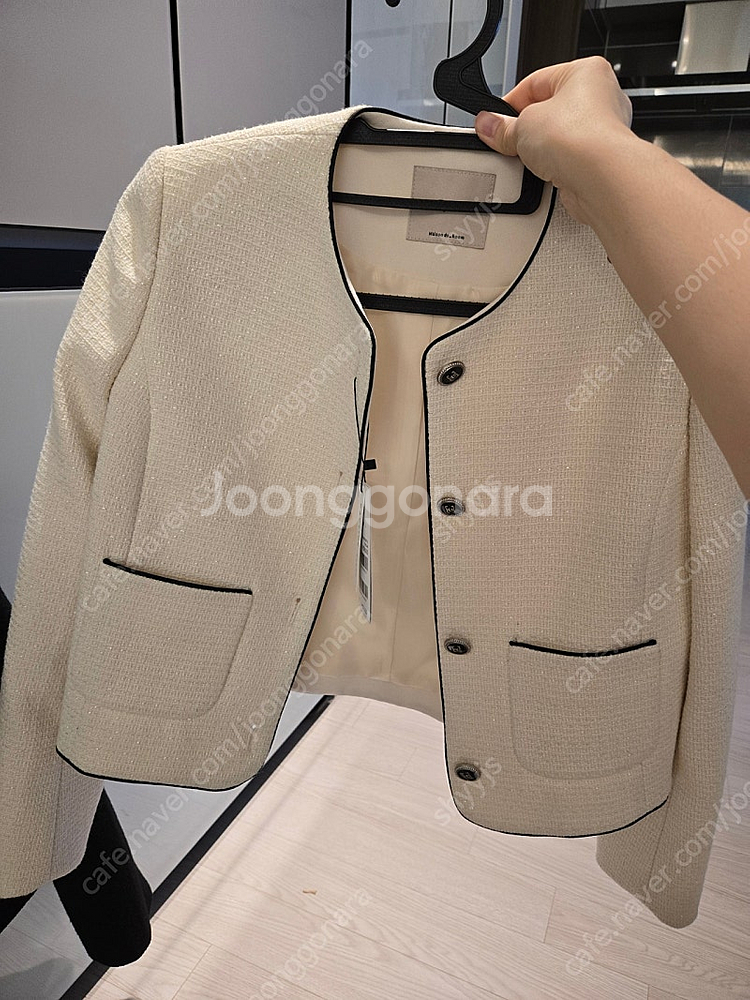 로엠 트위드 자켓 새상품 팝니다! 블랙 화이트 각 6만--0