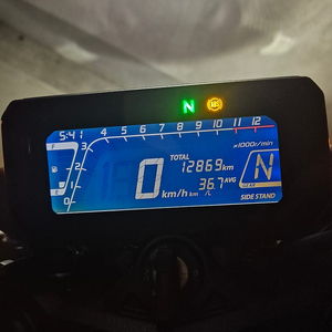 경기 이천 cb125r 19년식 팝니다.