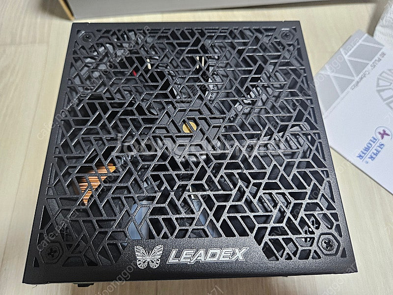 SuperFlower SF-1200F14XP LEADE...--4