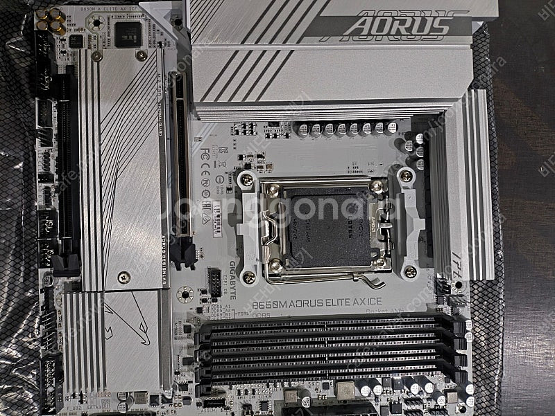 GIGABYTE B650M AORUS ELITE AX ...--2