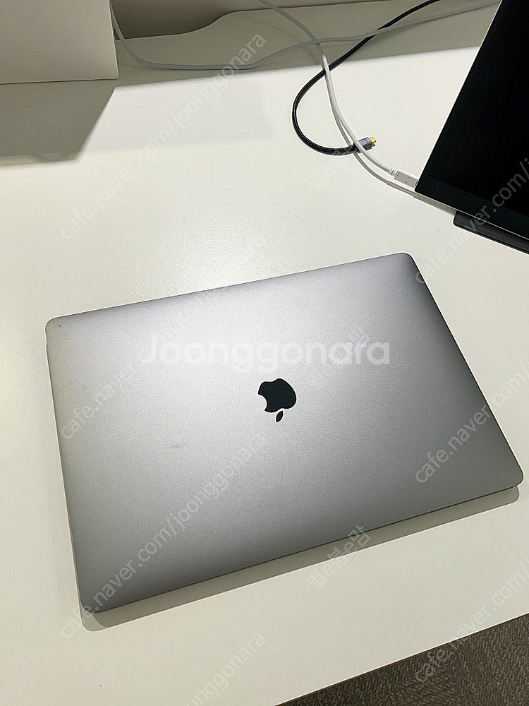 맥북프로 2.3GHz 8코어 intel core i9--1