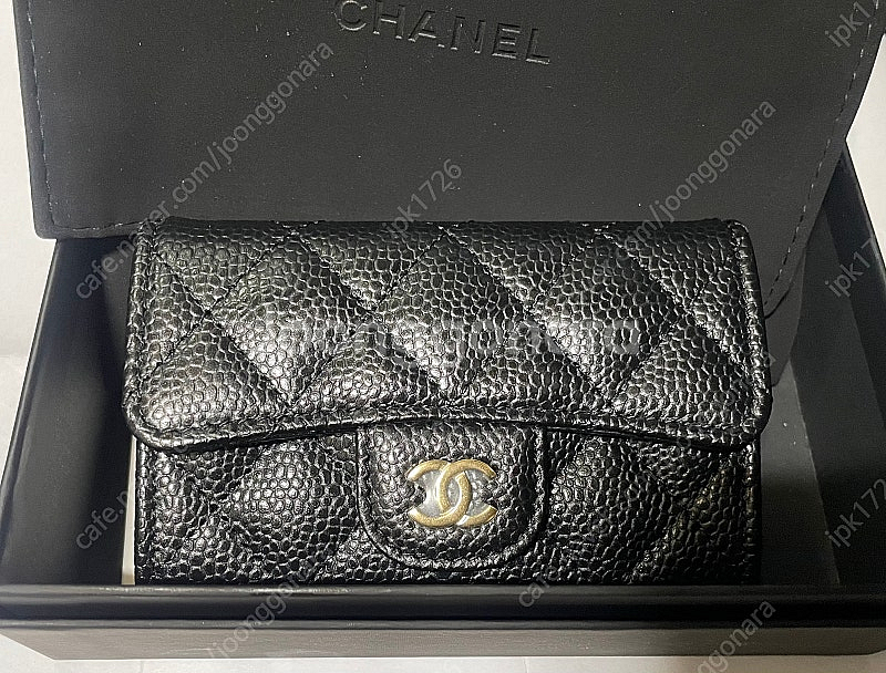 샤넬 클래식 똑딱이 카드지갑(클똑) 금장 판매합니다 .--1