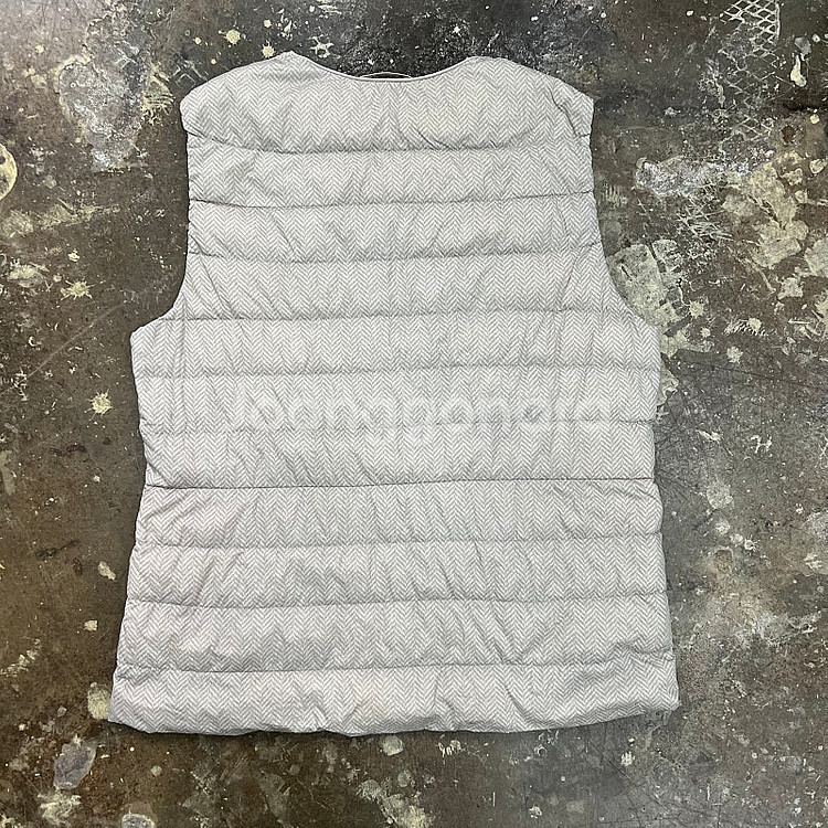 L) 유니클로 헤링본 패턴 울트라 라이트다운 경량 패딩 조끼 베스트 여성--3