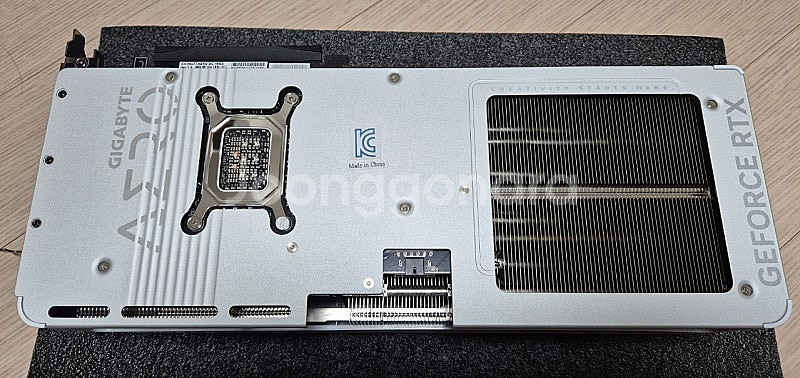 기가바이트 RTX 5070 Ti 화이트 AERO 에어로--5
