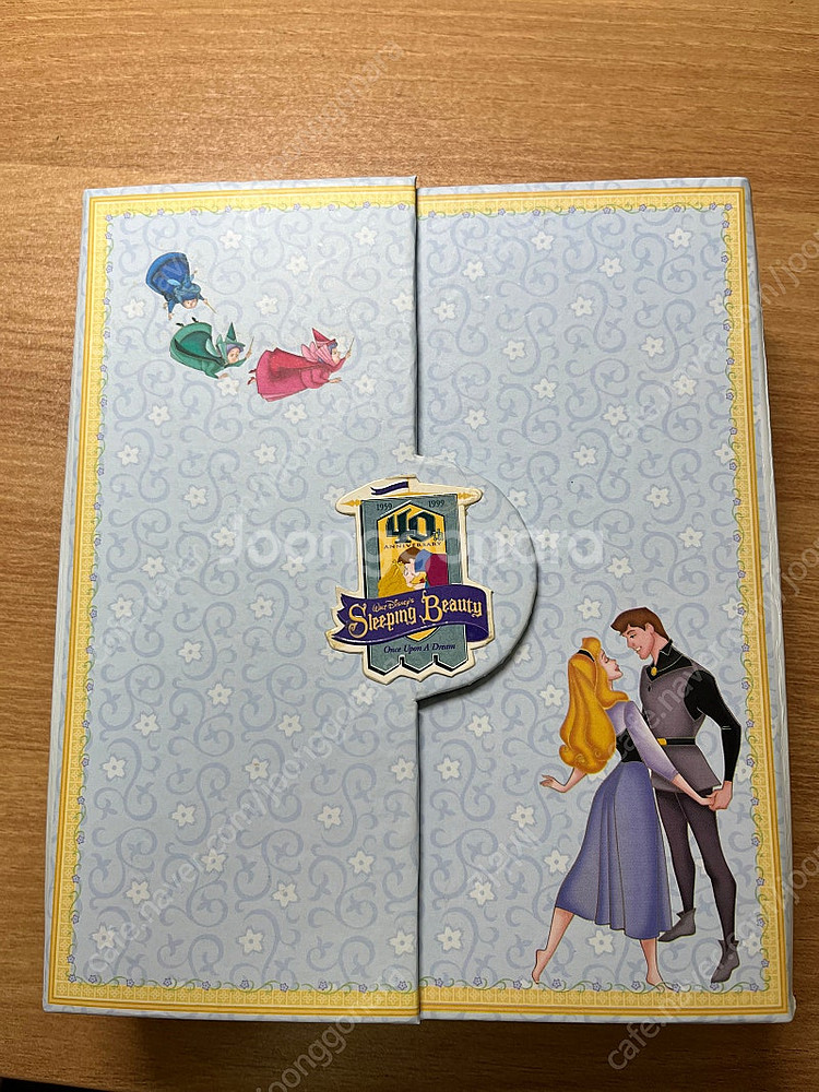 (미사용)디즈니 잠자는 숲속의 공주 40주년 손목시계--1
