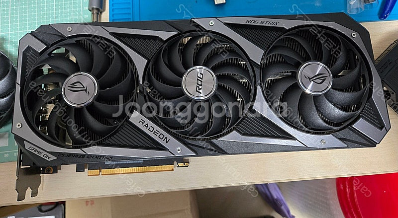 ASUS ROG STRIX RX6700XT--1