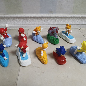 맥도날드 해피밀 슈퍼소닉2 10종 판매합니다.