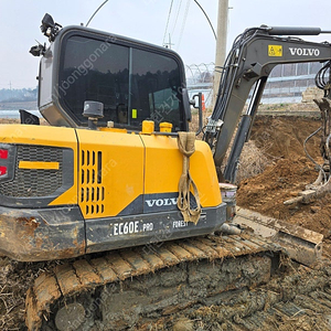 중고굴삭기 특A급 볼보 EC60EP 20년 11월식 3,550만원 고무패드, 코집, 회라 장착, 저가동 경북 소재