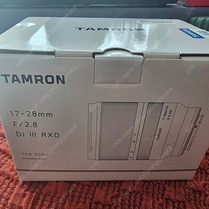 소니용 탐론 17-28 판매합니다. 보증기간 지났지만 상태좋고 박스풀셋입니다. 경기도 군포에서 직거래로 63만원에 판매합니다 연락주세요.