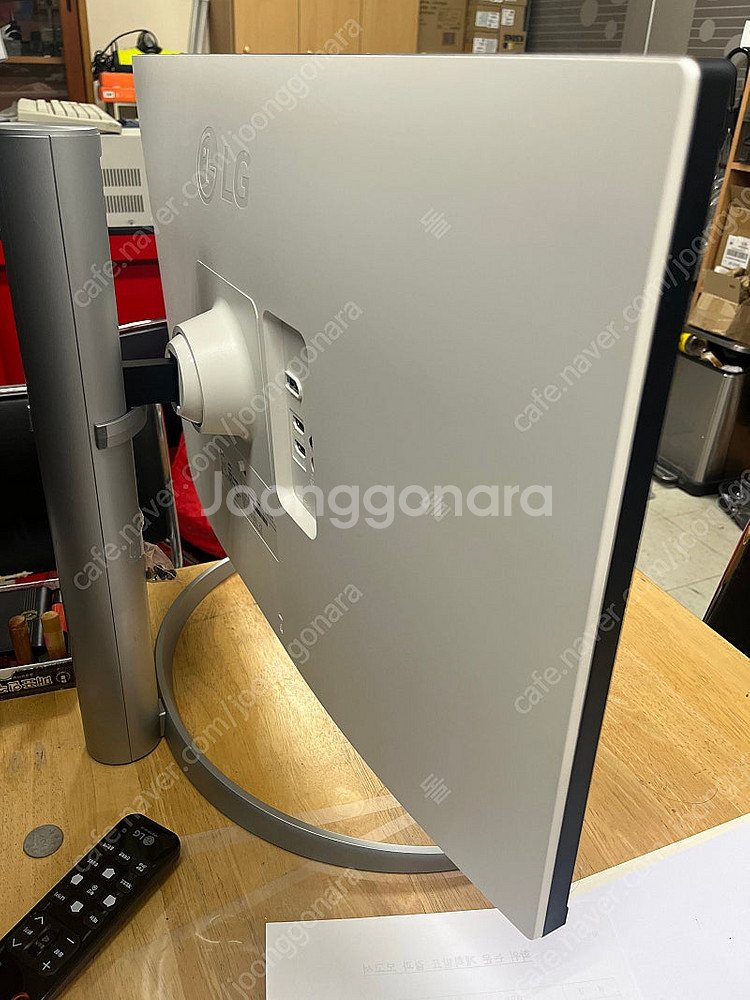 LG 4k 27인치 (27UP650)--1