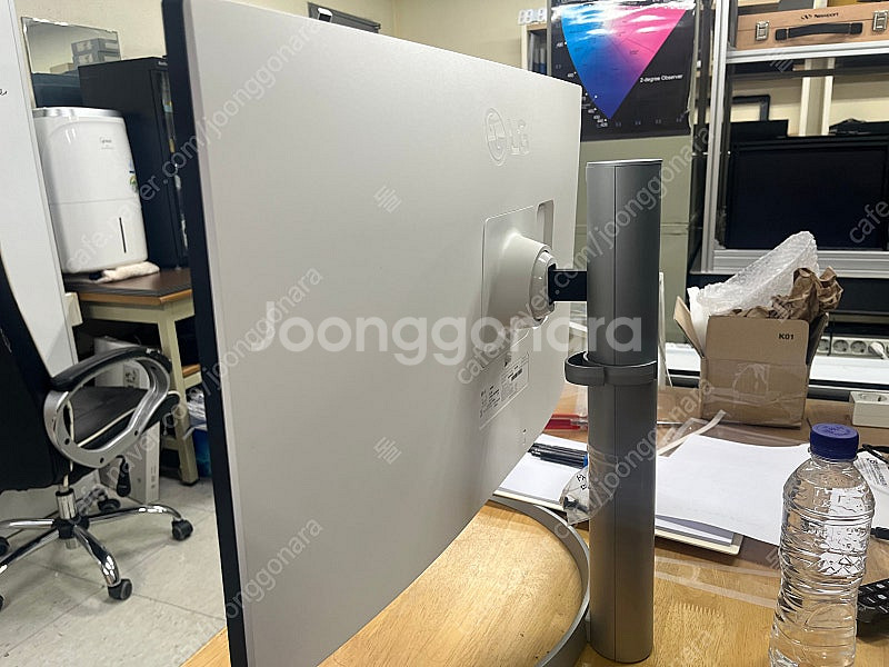 LG 4k 27인치 (27UP650)--2