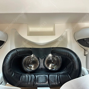 메타퀘스트2(오큘러스퀘스트2) 64gb 판매합니다