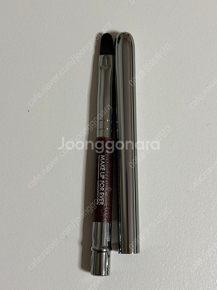 메이크업 포에버 립브러쉬 위드 캡 304 새상품--0