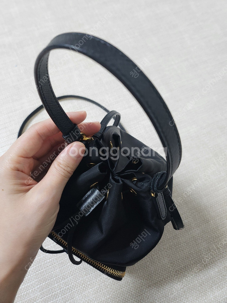 정품! (백화점 구매) 프라다 나일론 버킷백 복조리--7