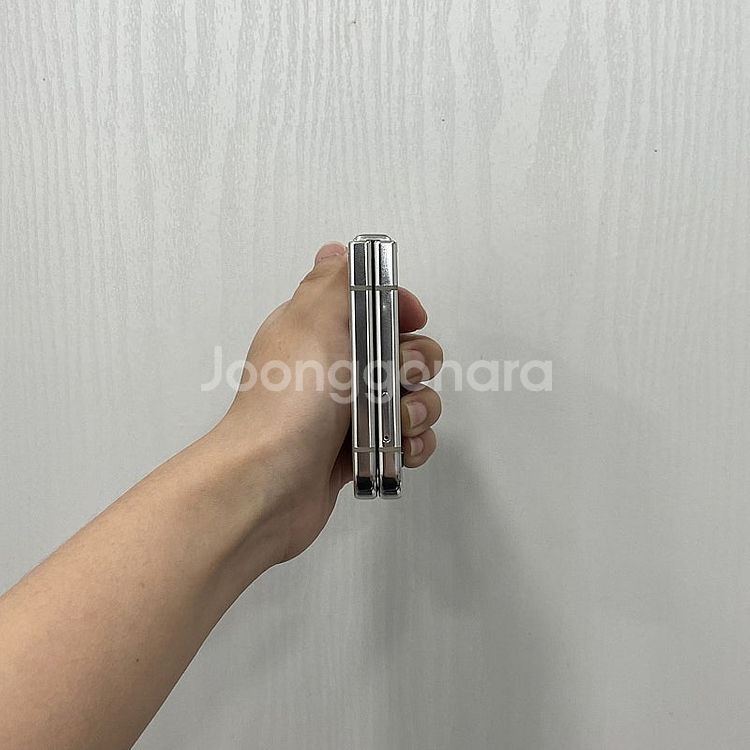 63090 갤럭시Z플립5 512기가 크림 공기계 팝니다 42만원--4