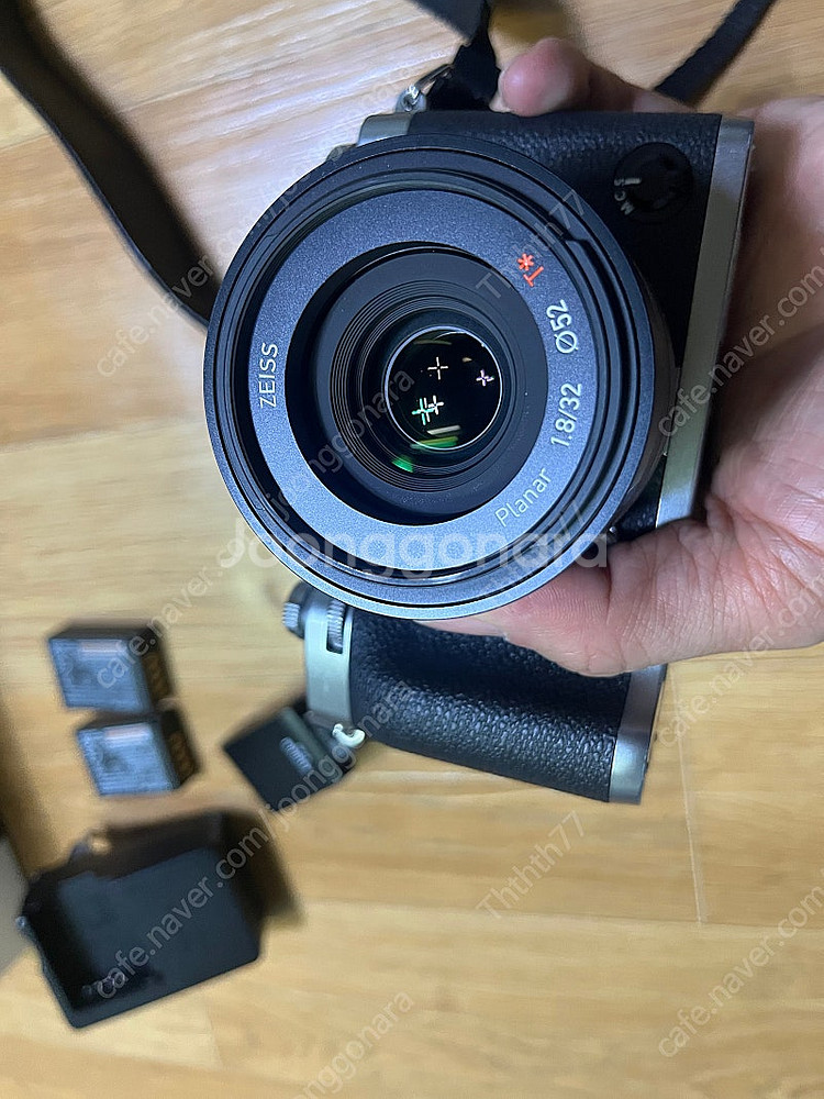 zeiss touit 32mm/1.8f 뚜잇 32.8--5