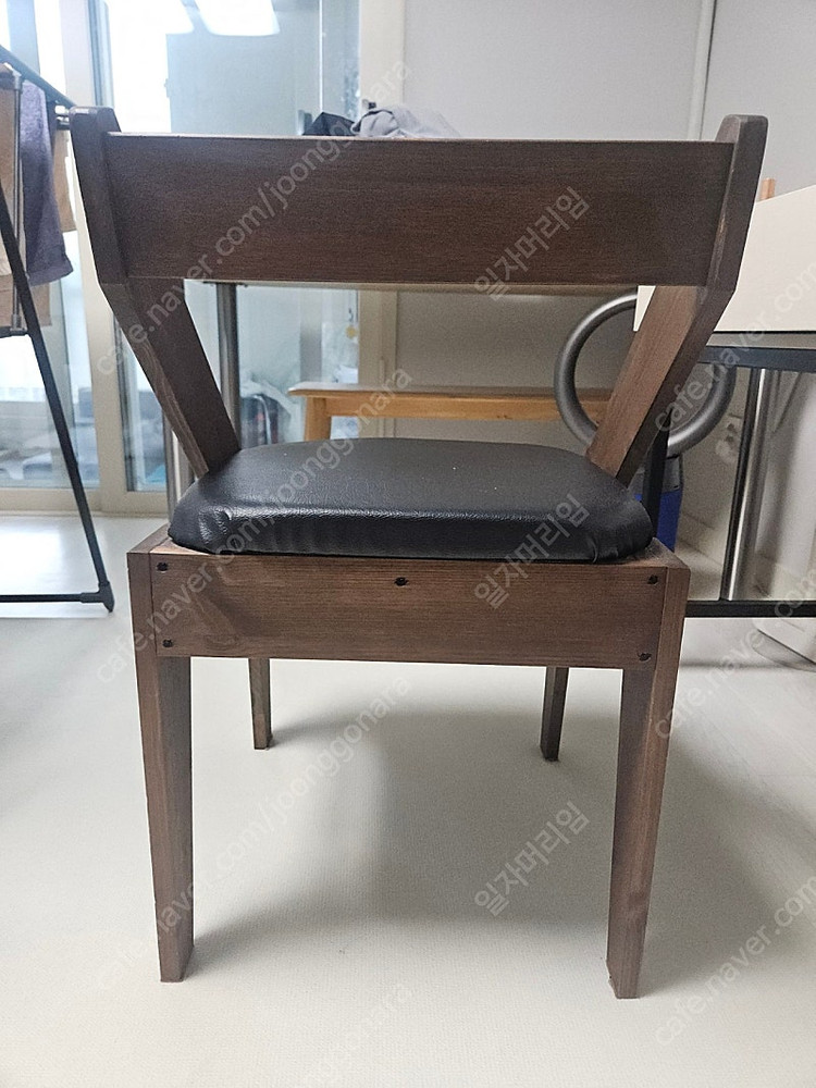 소년과나무의자--2