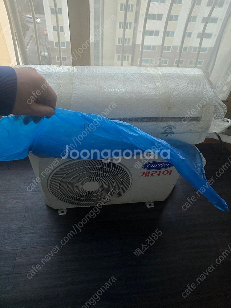 캐리어 벽걸이에어컨+실외기 팝니다.--1