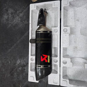 아크라포빅 슬립온 머플러