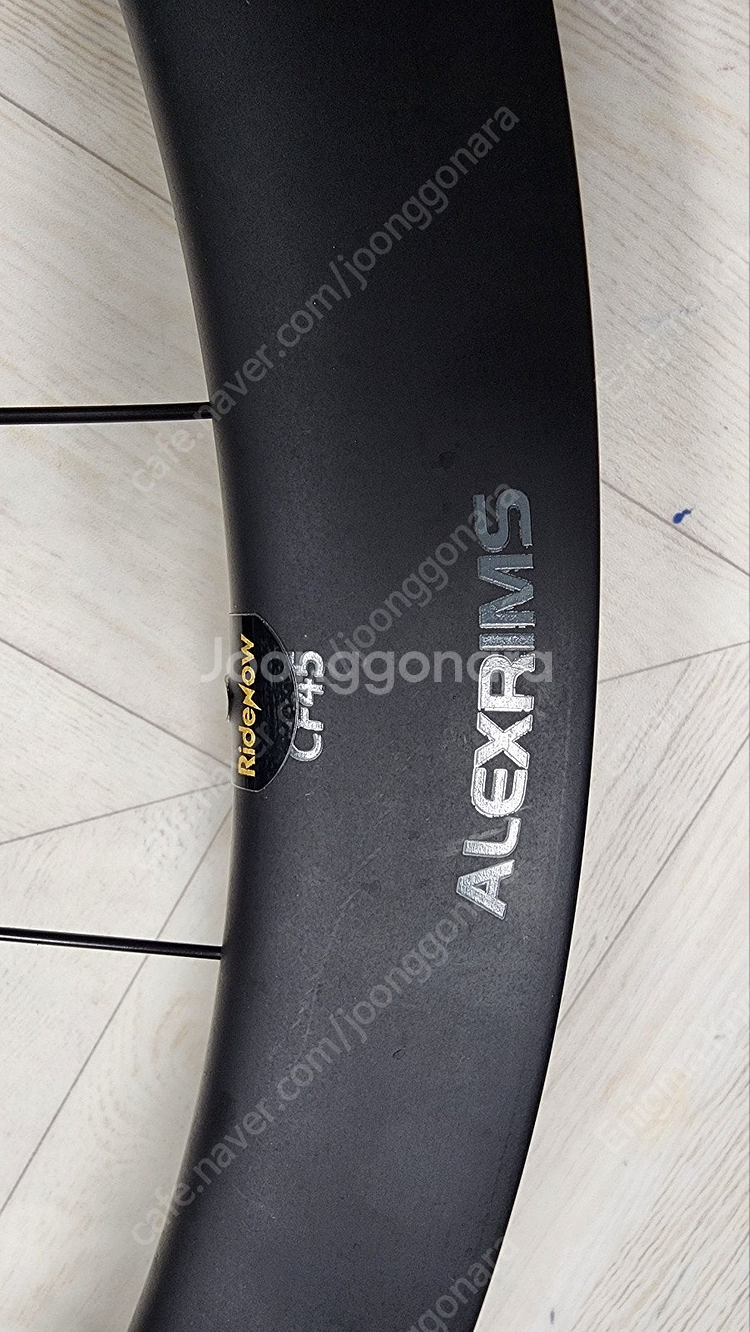 알렉스림 카본 휠셋 45mm 시마노 바디(협의가능) 판매합니다.--2