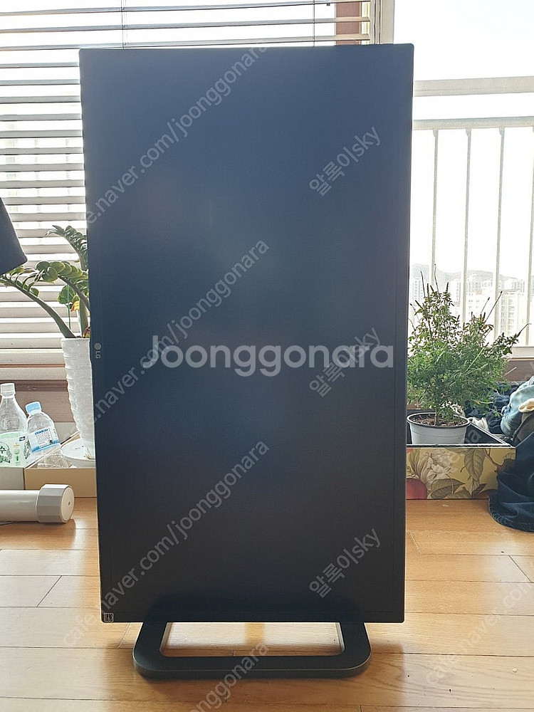 LG 31MU97 전원부 고장난 모니터 팝니다.--0