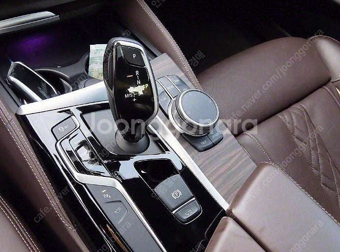 중고차 BMW 5시리즈(7세대) 530i M스포츠팩 플...--3