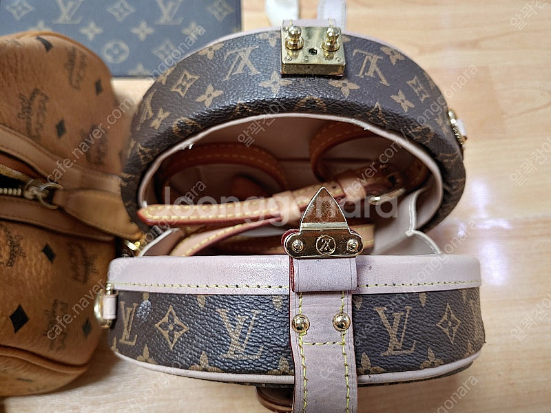 PRADA. GUGGI. LOUIS VUITTON. M...--3