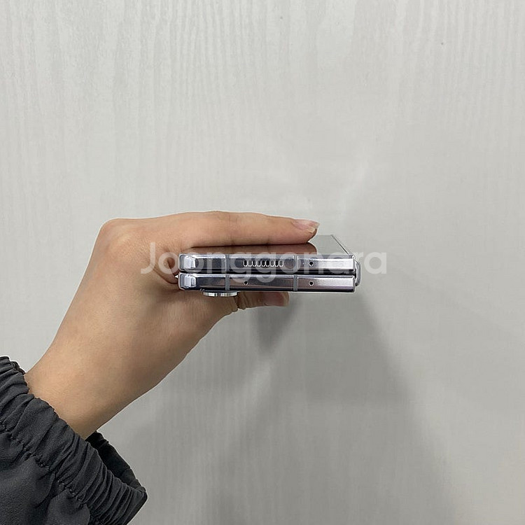 74469 갤럭시Z폴드5 512기가 블루 공기계 팝니다...--4