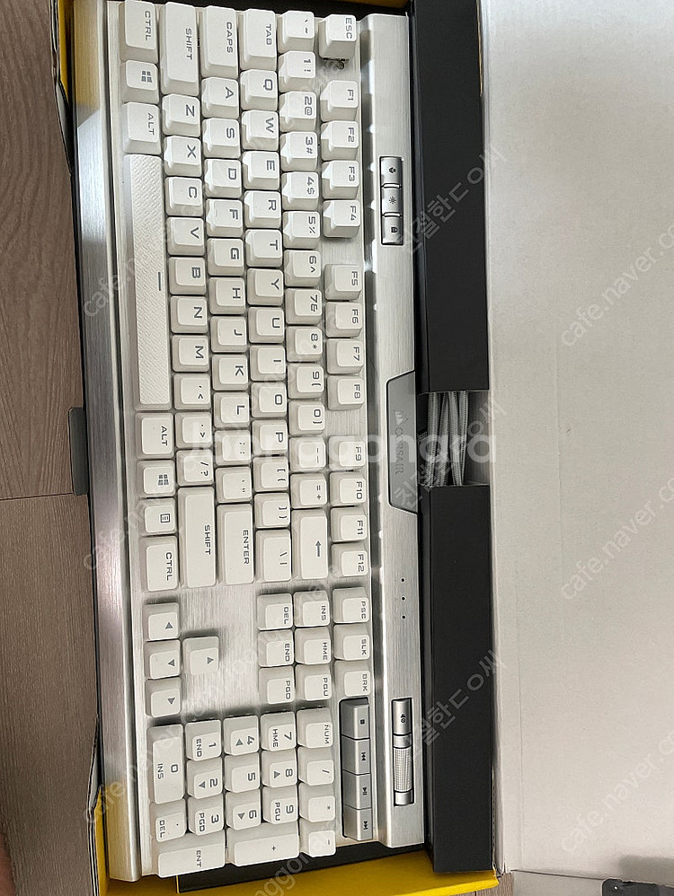커세어 레이저 로지텍 게이밍키보드--2