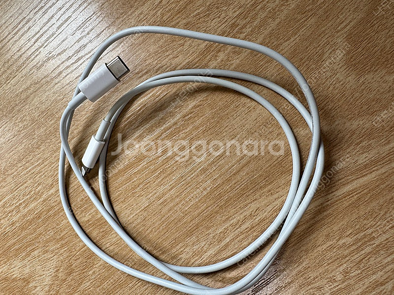 애플 20w 아답터, usb-c 8핀 케이블 판매합니다...--4