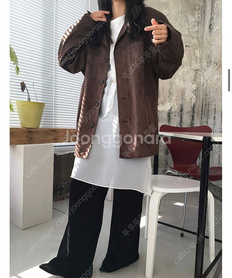 미닝아웃 스웨이드 자켓 팝니다--3