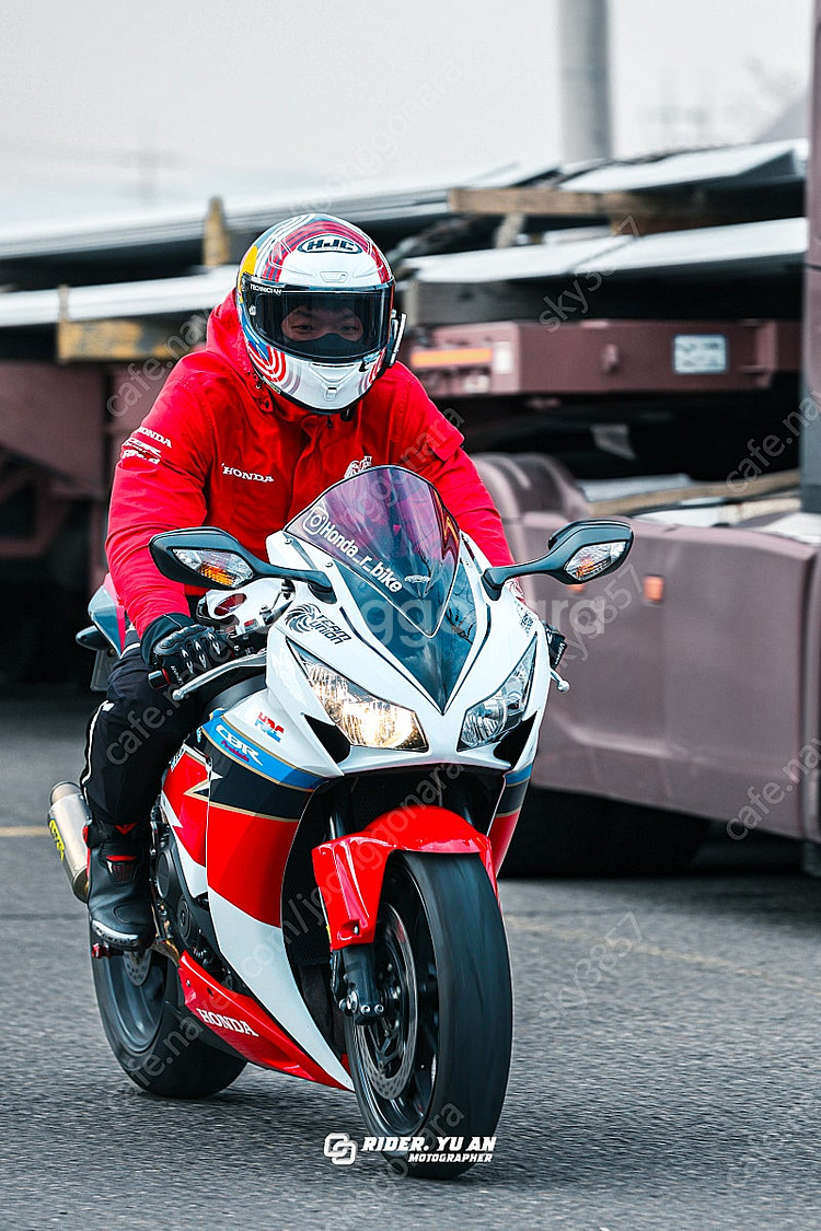 cbr1000rr--2