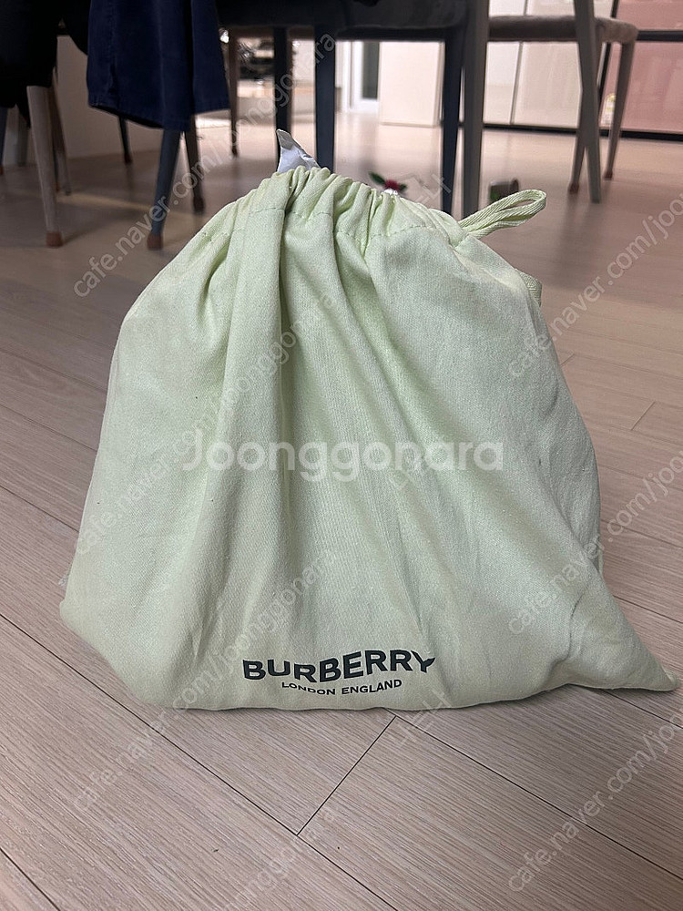버버리 가방(새제품)--0