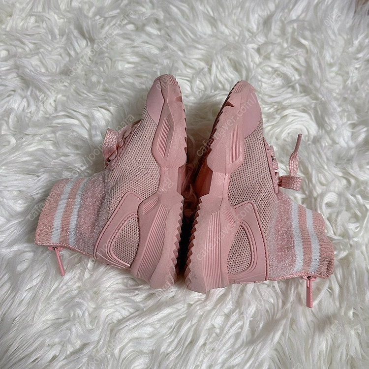 거의 새제품헤지스 키즈 여아 하이탑 부츠--1