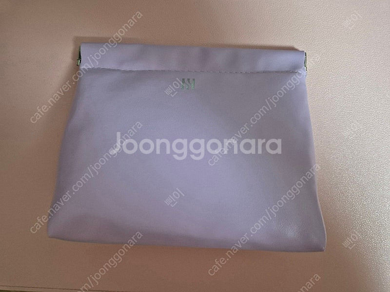 [새상품] HERA 헤라 연보라 파우치--0