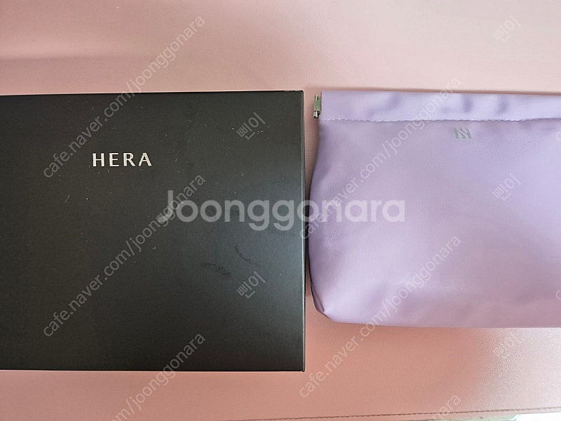 [새상품] HERA 헤라 연보라 파우치--3