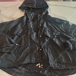 몽클레어 바람막이