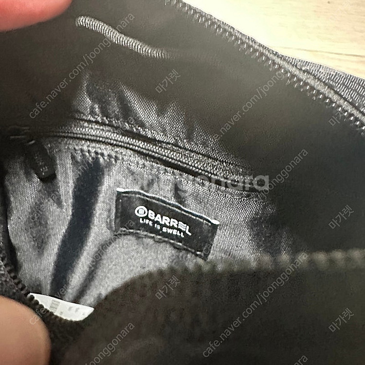 배럴 베이직 미니 크로스백--3