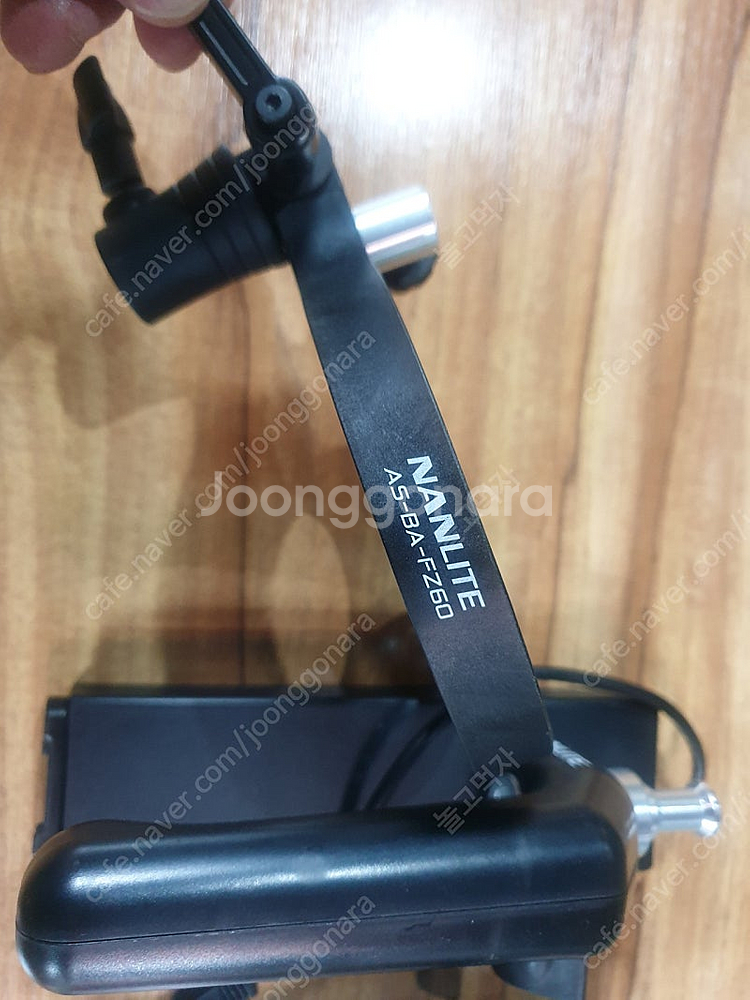 난라이틔 60b 2세트 휴대배터리팩 + 소프트박스 팝니...--0