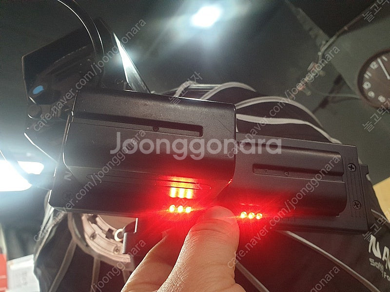 난라이틔 60b 2세트 휴대배터리팩 + 소프트박스 팝니...--7