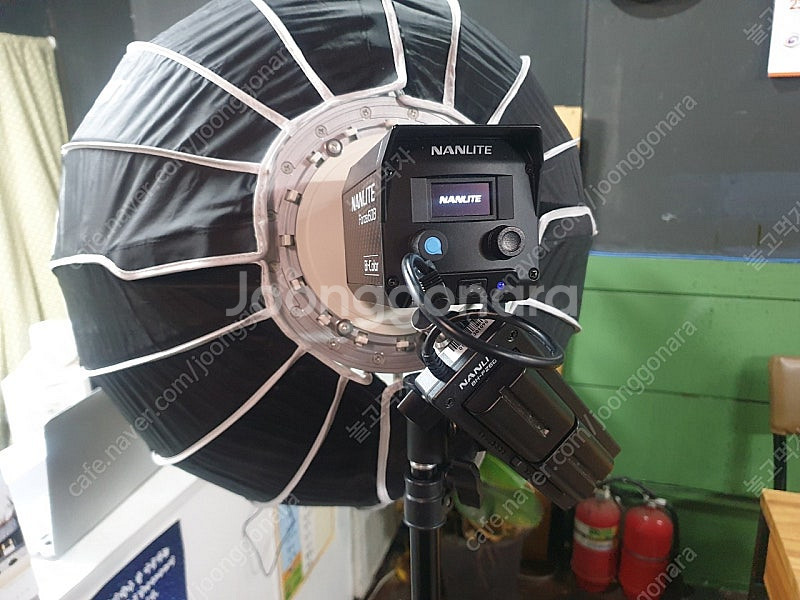 난라이틔 60b 2세트 휴대배터리팩 + 소프트박스 팝니...--8