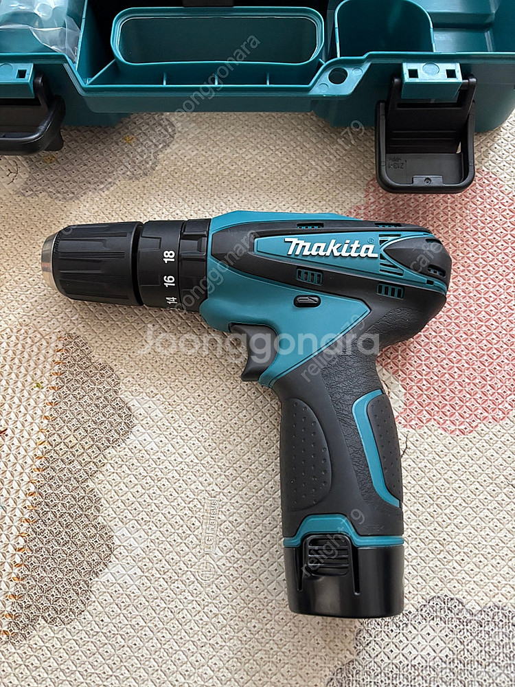 마끼다 충전 해머드릴 HP330D 세트 팝니다.--3