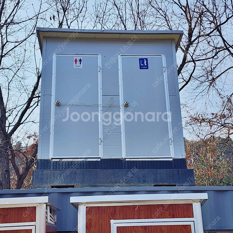이동식 화장실 중고 매물 – 2칸 구성 / 실사용 거의...--2