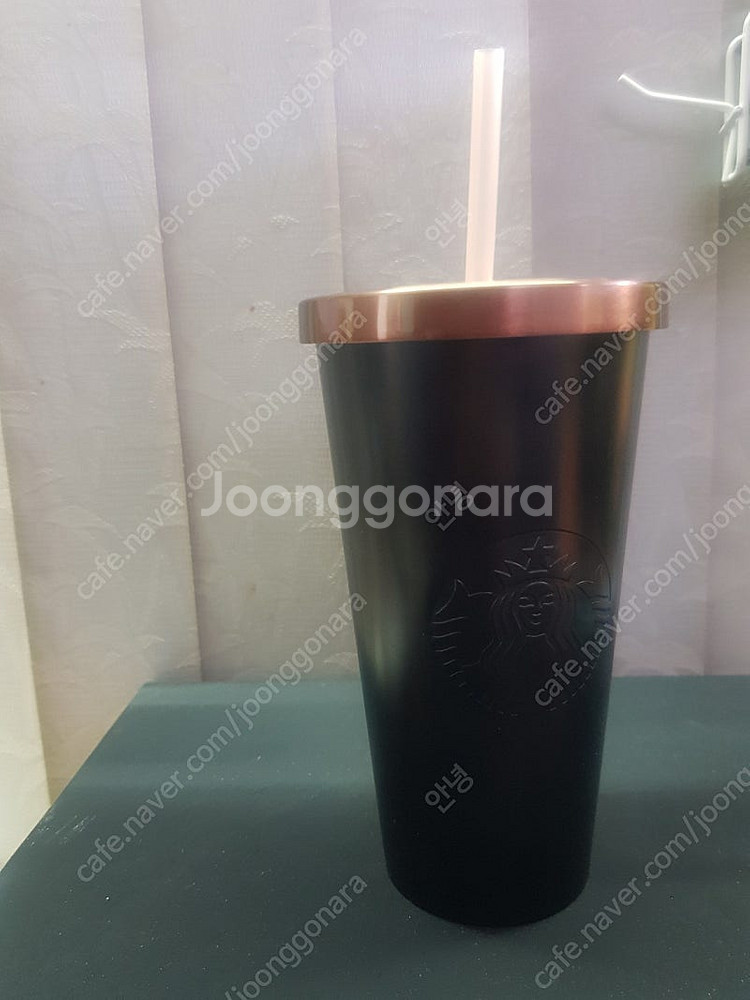 미사용 스타벅스 텀블러 591ml 블랙 앤 골드 콜드컵--1