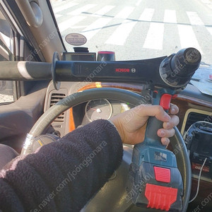 보쉬 GSR 18V-150C 드릴 , 프로코어8ah , 충전기 팔아요