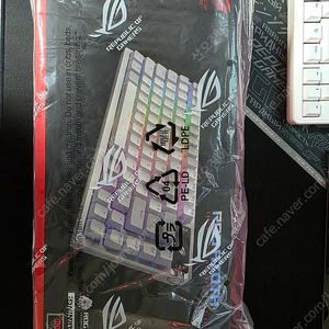 ASUS ROG AZOTH 게이밍키보드 화이트 영문 신동급