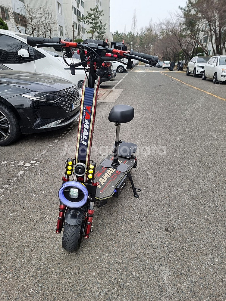 1년안된 11인치 기함급 전동킥보드판매합니다.--2