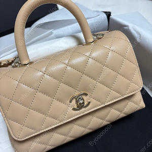 샤넬 코코핸들 스몰 베이지 판매합니다