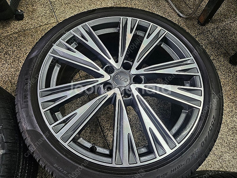 [판매] 아우디 C8 A6 50TDI 정품 20인치 휠...--4